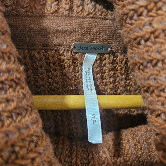 FREE PEOPLE Eleven Cowl Turtleneck Oversized Rust Brown Sweater Size Small - Picture 4 of 11